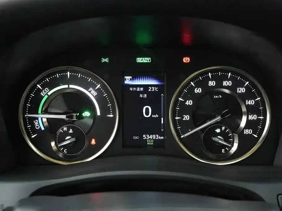 Toyota Alphard — фото 8