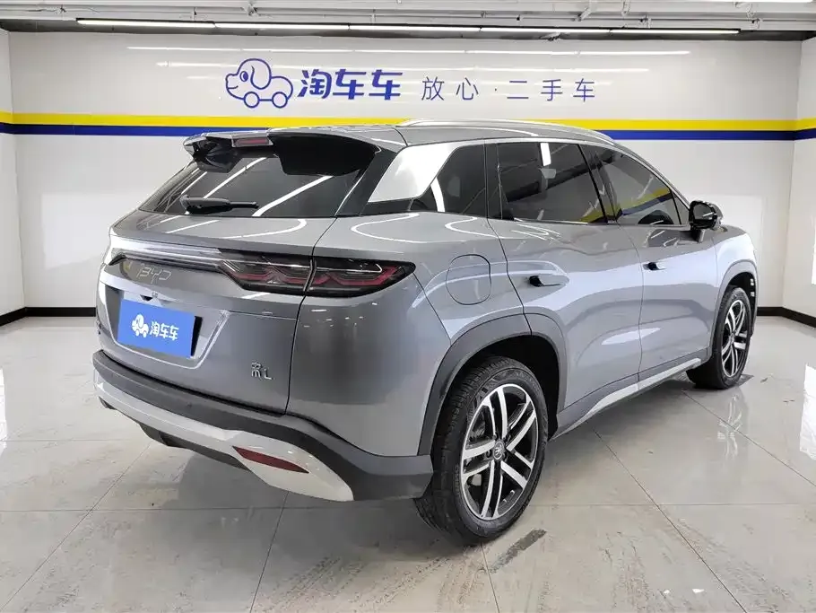 BYD L DM-i — фото 3