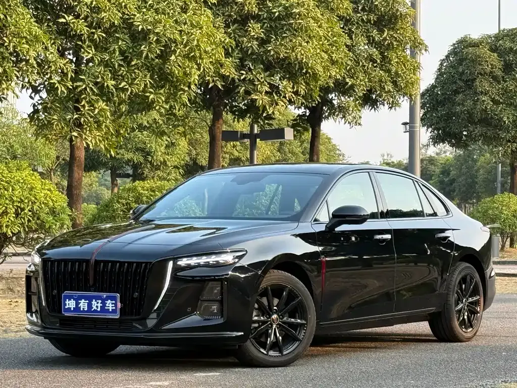 Hongqi H5 — фото 1