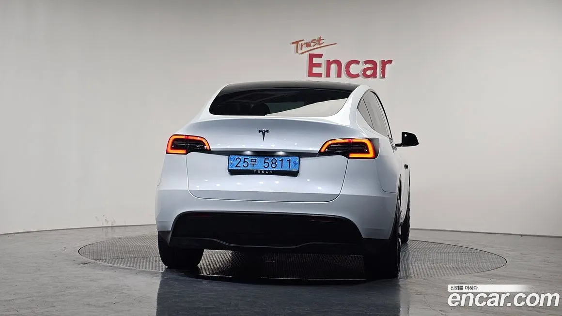Tesla Model Y — фото 4