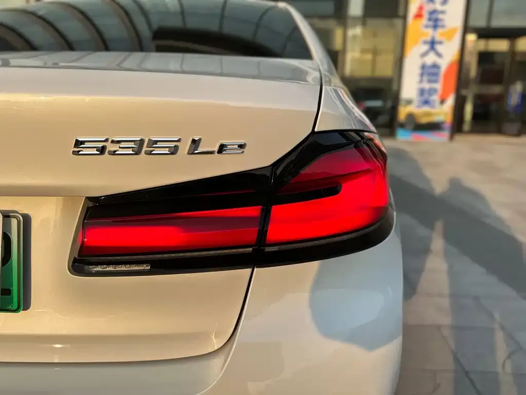BMW 5 Series New Energy — фото 10