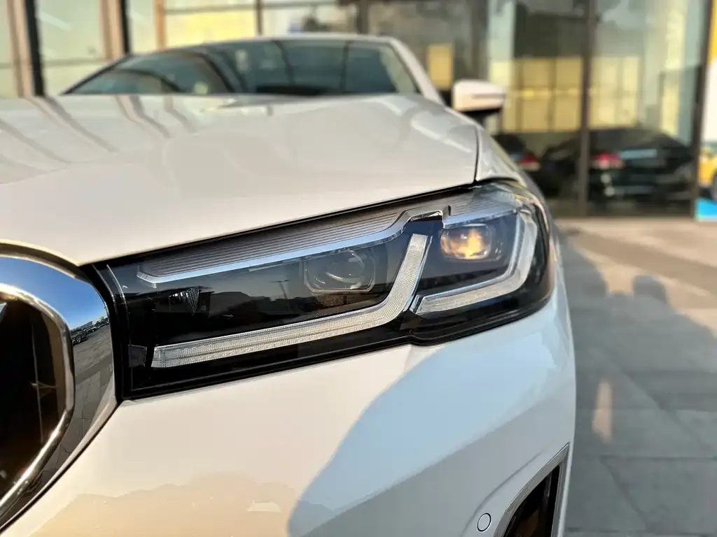 BMW 5 Series New Energy — фото 2