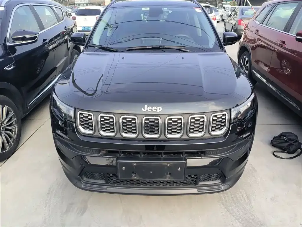 Jeep Compass — фото 7