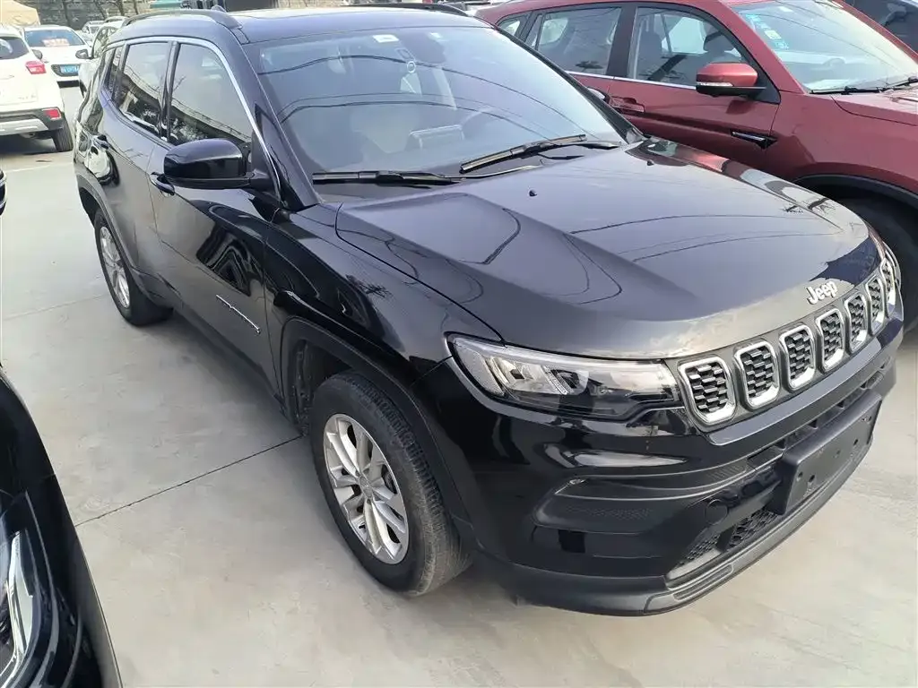 Jeep Compass — фото 4