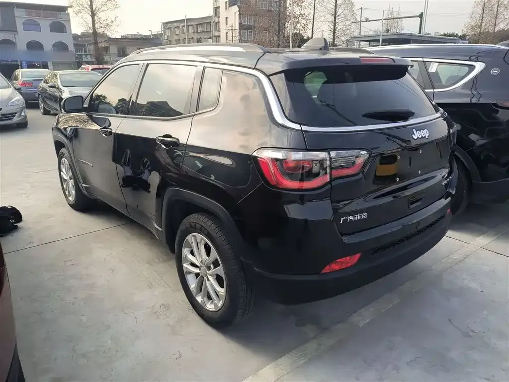 Jeep Compass — фото 3