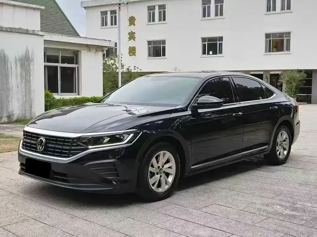 Volkswagen Passat — фото 1