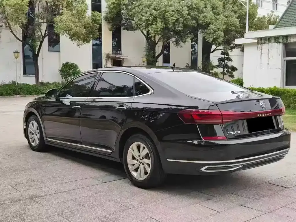 Volkswagen Passat — фото 7