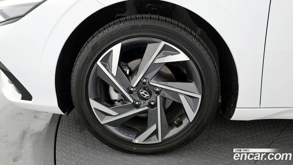 Hyundai AVANTE — фото 10