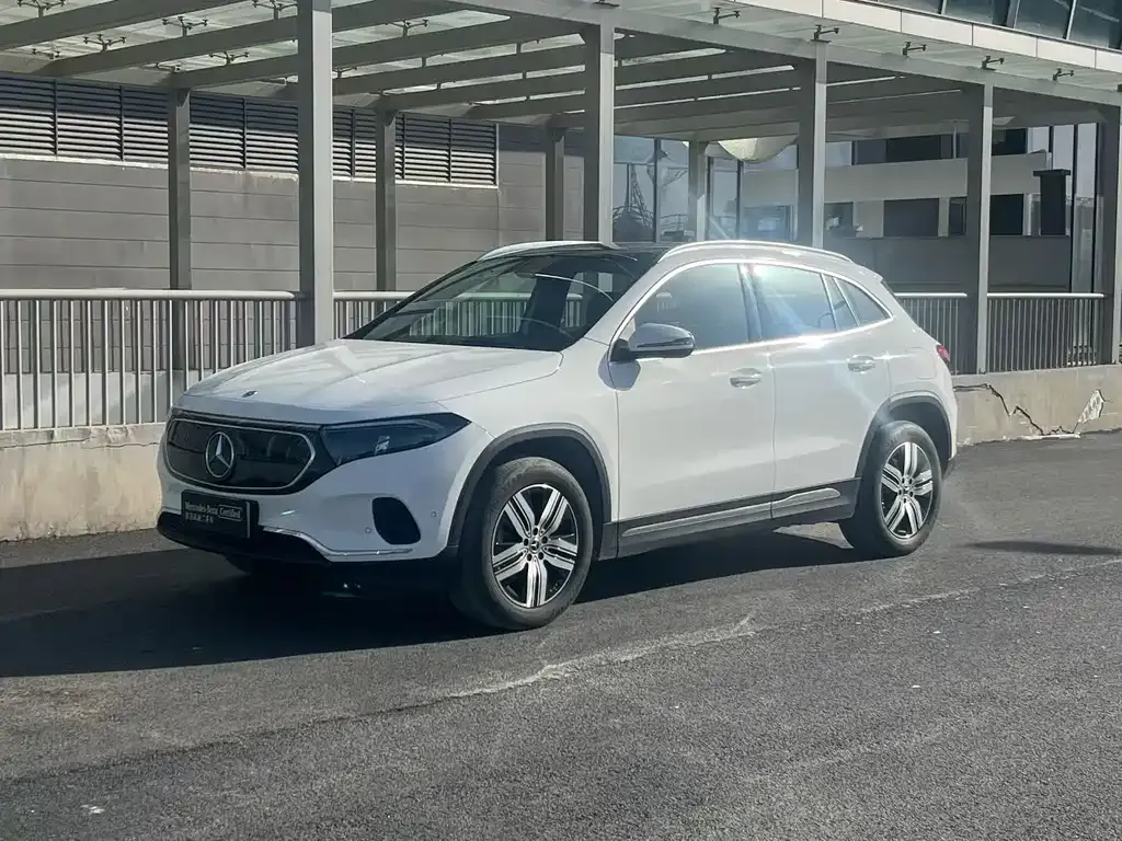 Mercedes-Benz EQA — фото 1