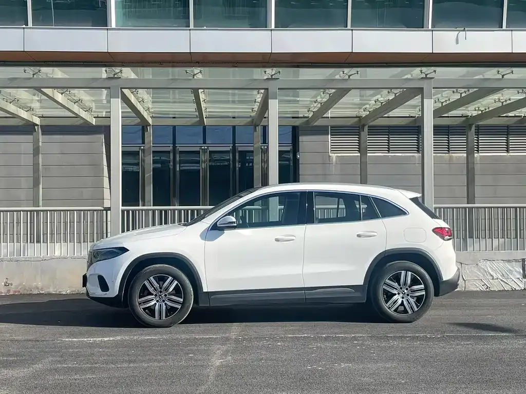Mercedes-Benz EQA — фото 4