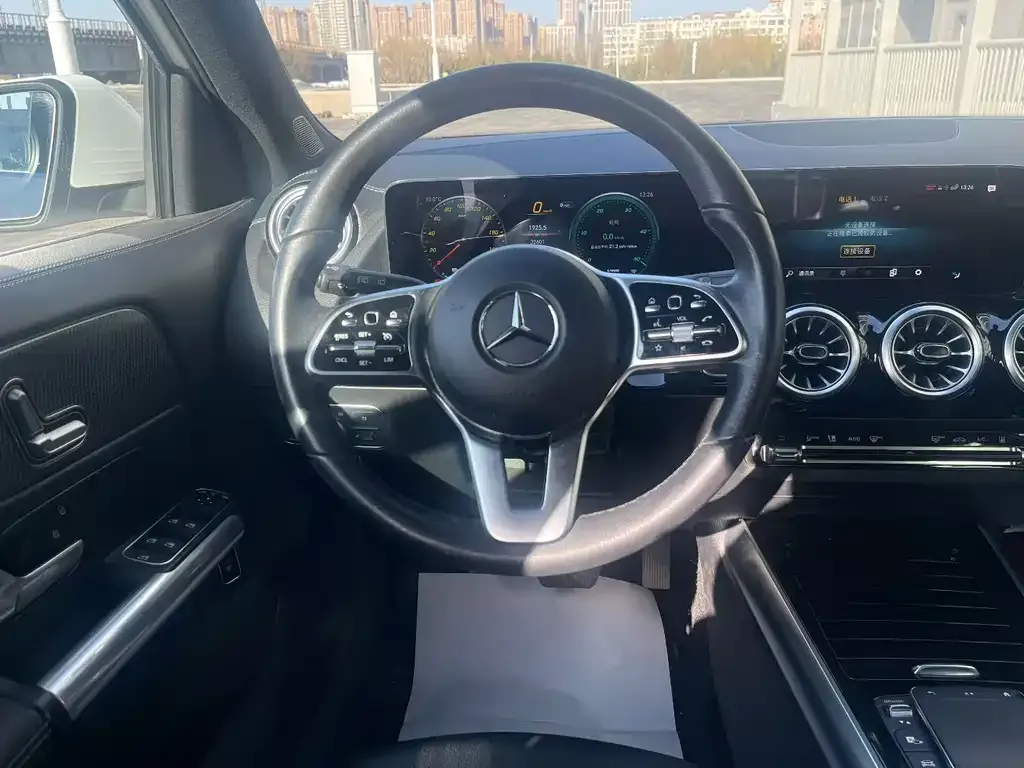 Mercedes-Benz EQA — фото 9