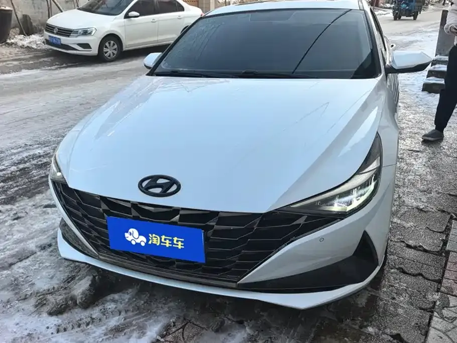 Hyundai Elantra — фото 2