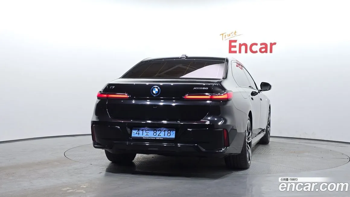 BMW i7 — фото 9