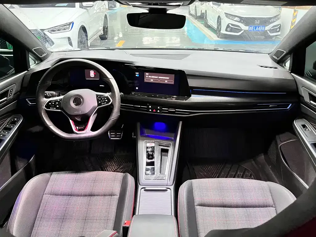 Volkswagen Golf GTI — фото 4