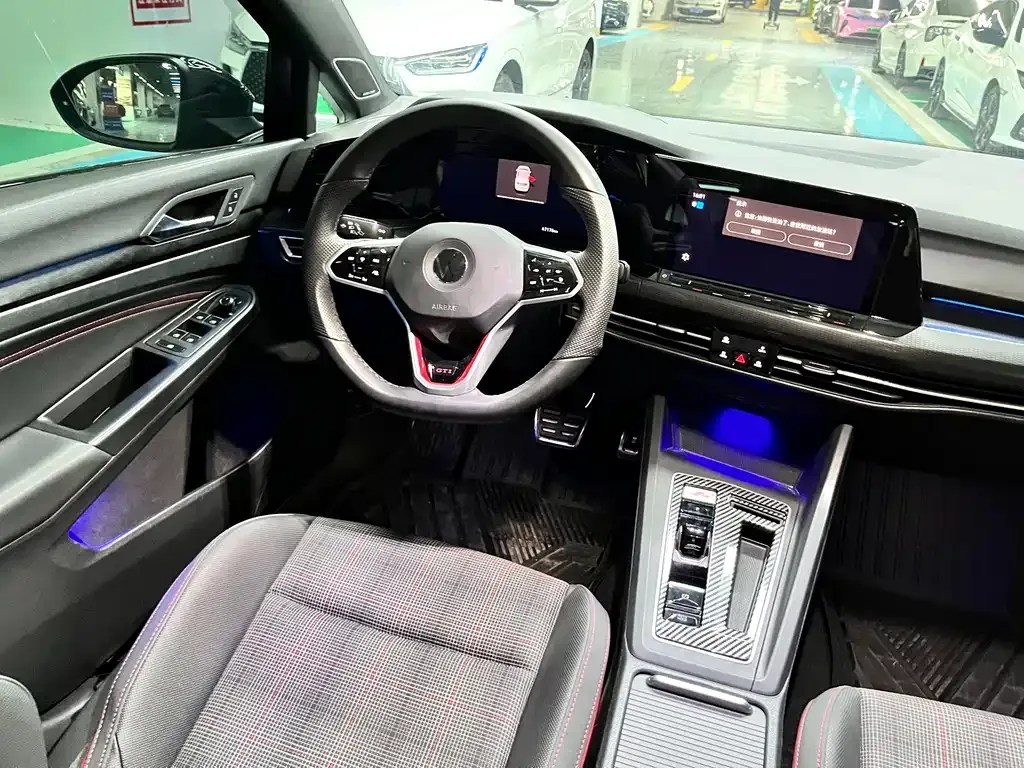 Volkswagen Golf GTI — фото 5
