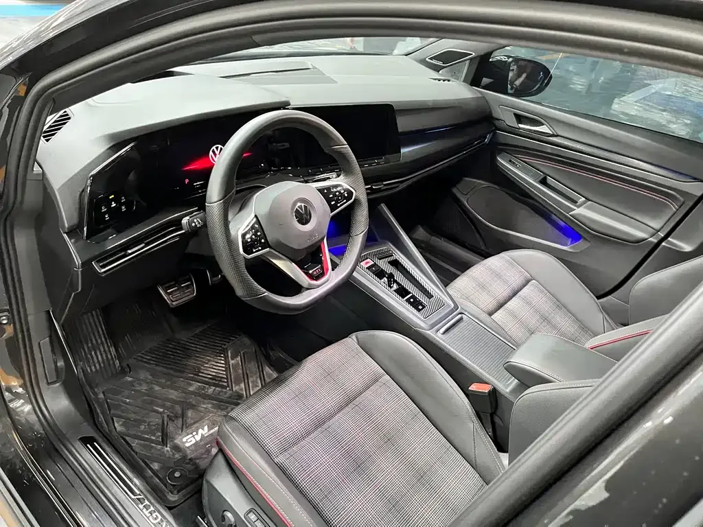 Volkswagen Golf GTI — фото 7