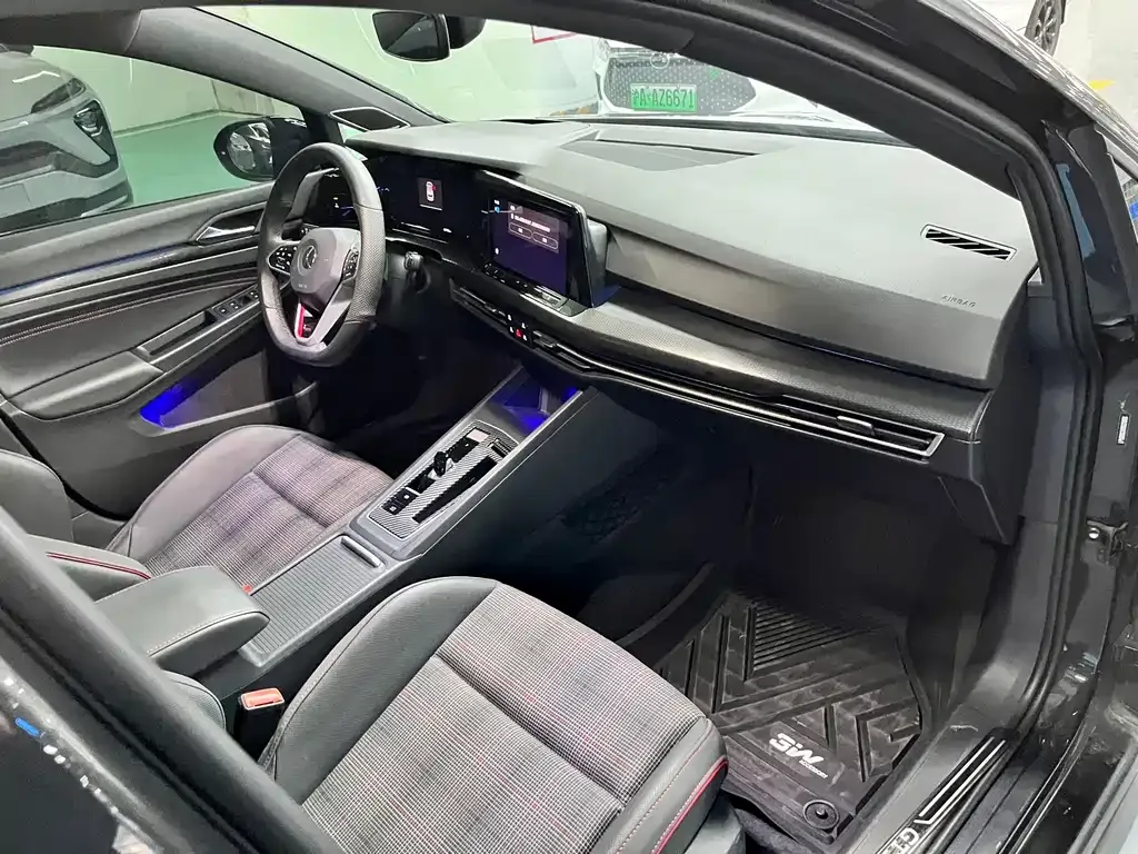 Volkswagen Golf GTI — фото 8