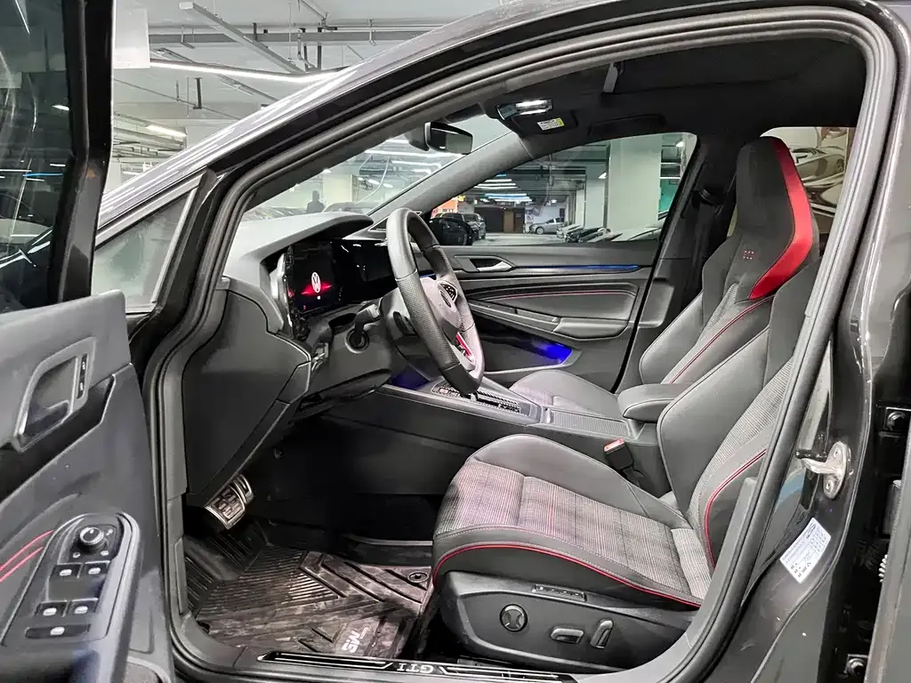 Volkswagen Golf GTI — фото 9