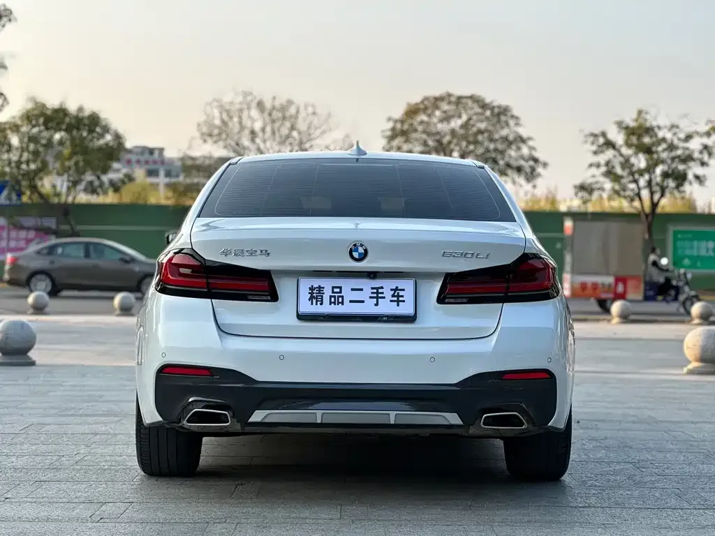 BMW 5 Series — фото 2
