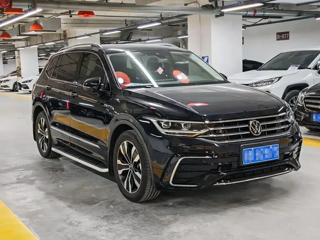 Volkswagen Tiguan L — фото 8