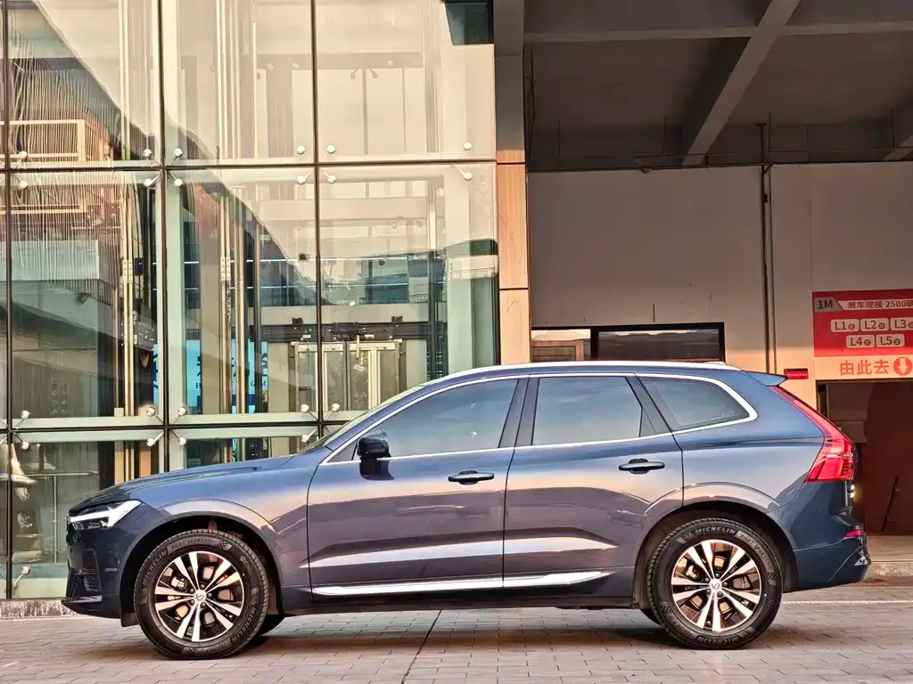 Volvo XC60 — фото 7
