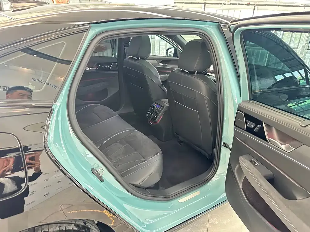 Volkswagen Passat — фото 9