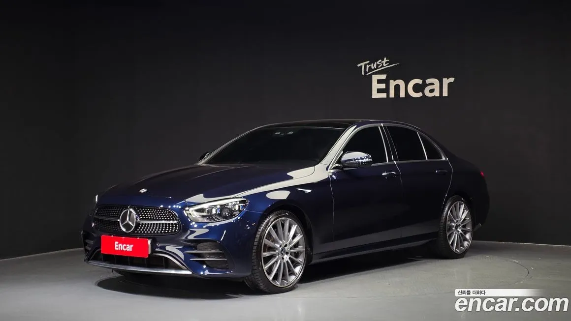Mercedes-Benz E-Class — фото 1