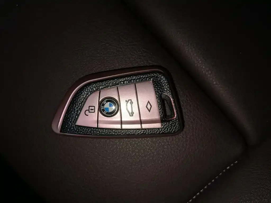 BMW X1 — фото 9