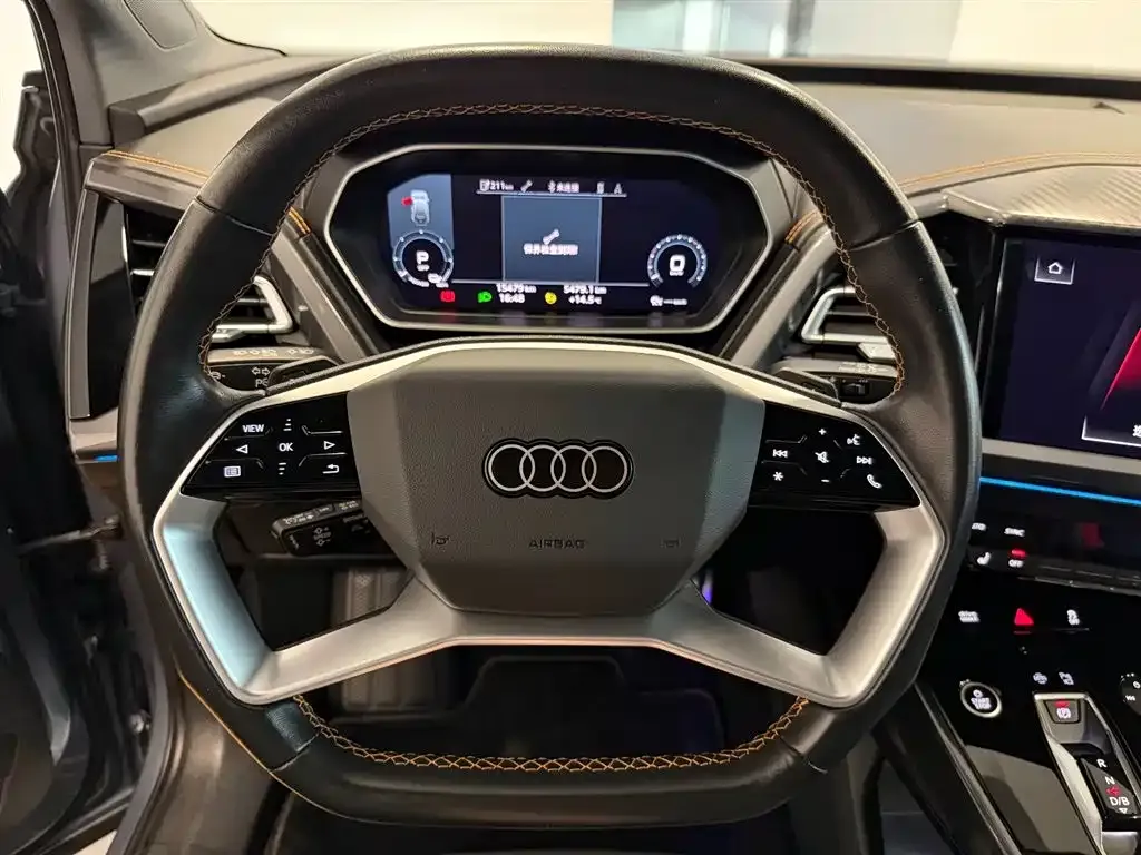 Audi Q4 e-tron — фото 8