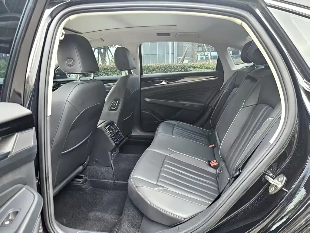 Volkswagen Passat — фото 2