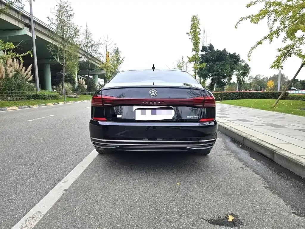Volkswagen Passat — фото 7