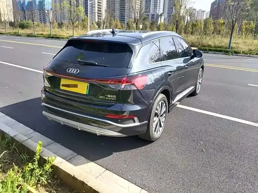 Audi Q4 e-tron — фото 9