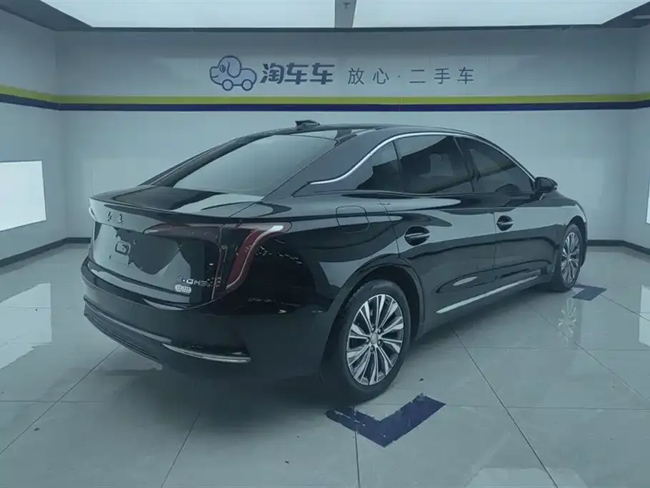 Hongqi E-QM5 — фото 3