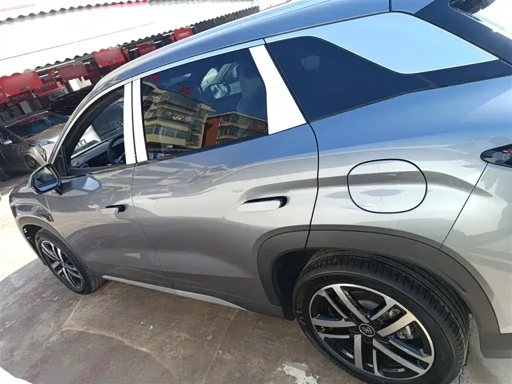 BYD L DM-i — фото 4