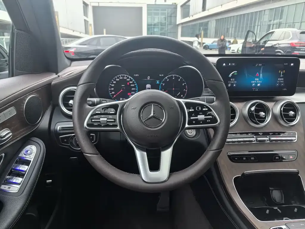 Mercedes-Benz GLC — фото 2