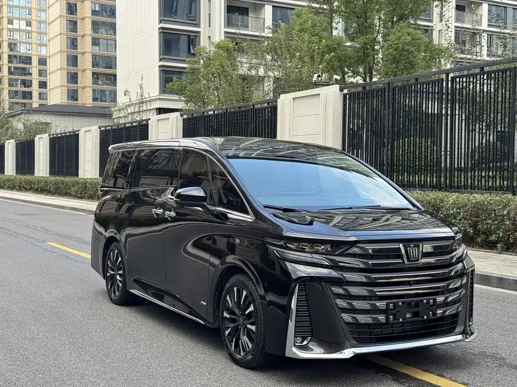 Toyota Vellfire — фото 8