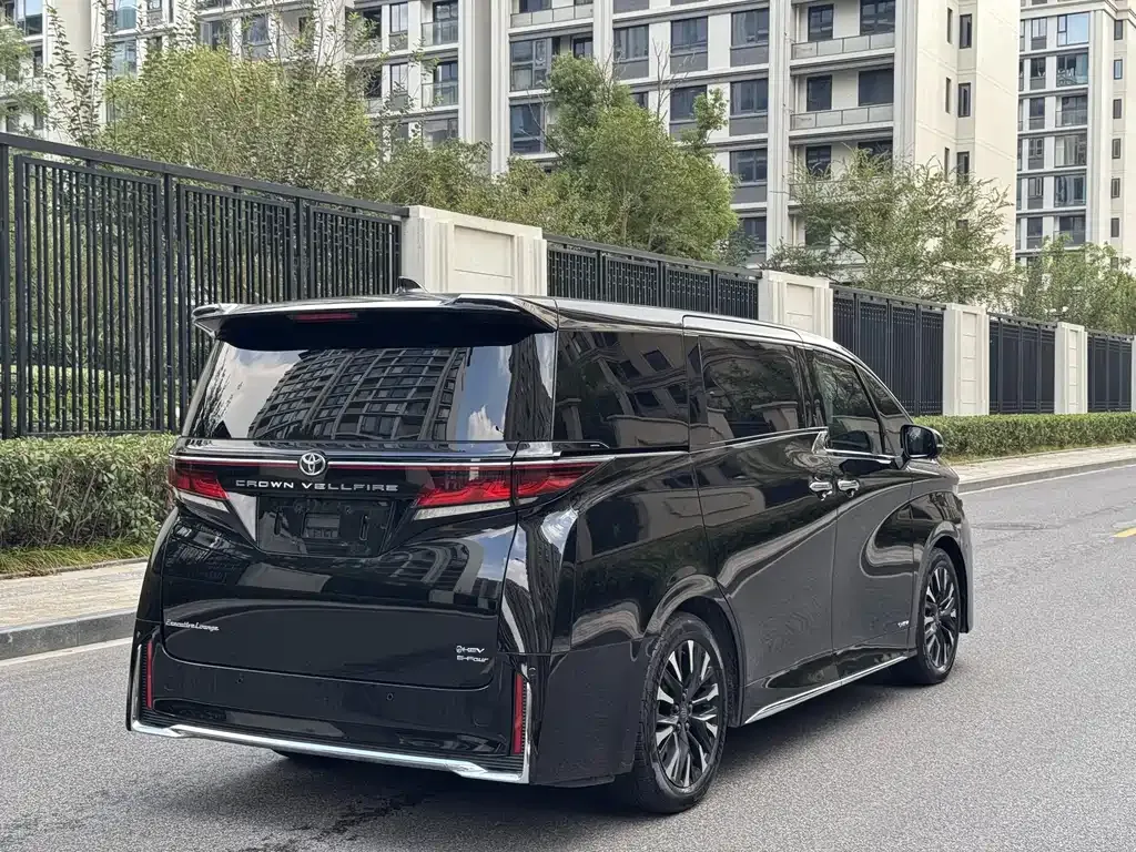 Toyota Vellfire — фото 9