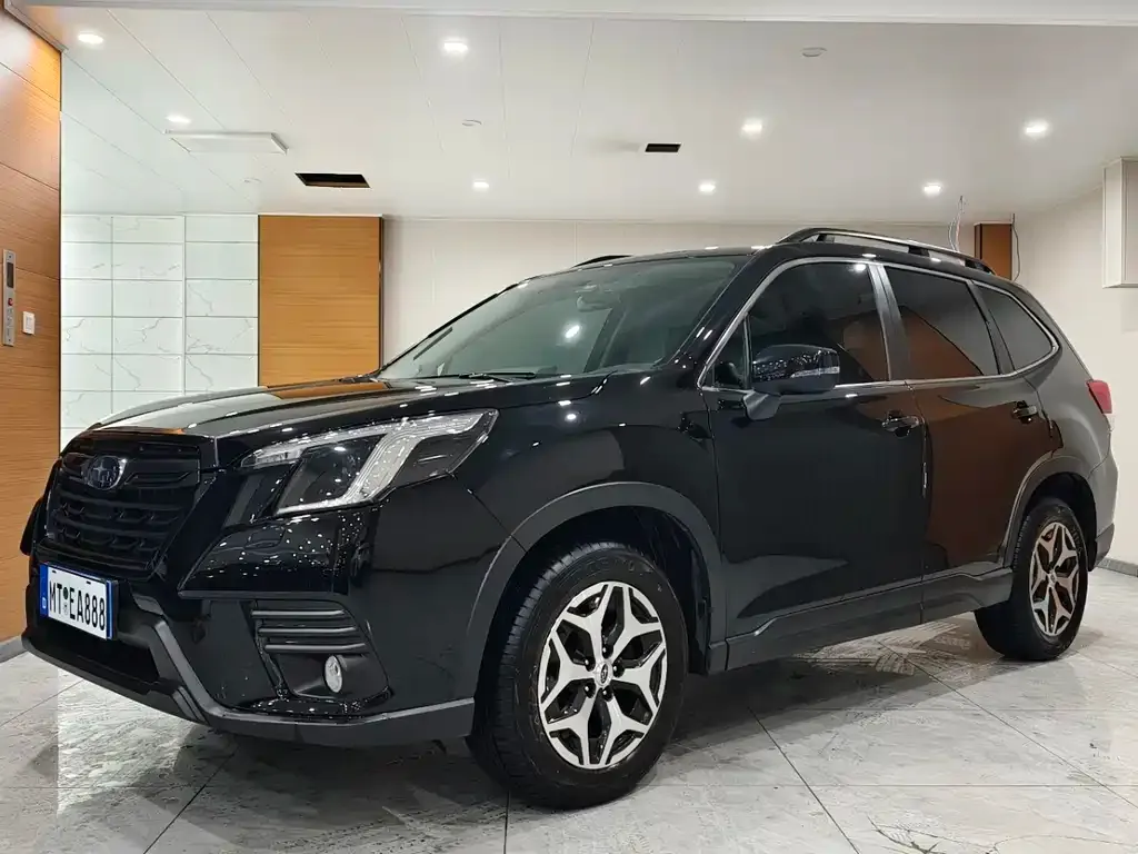 Subaru Forester — фото 1