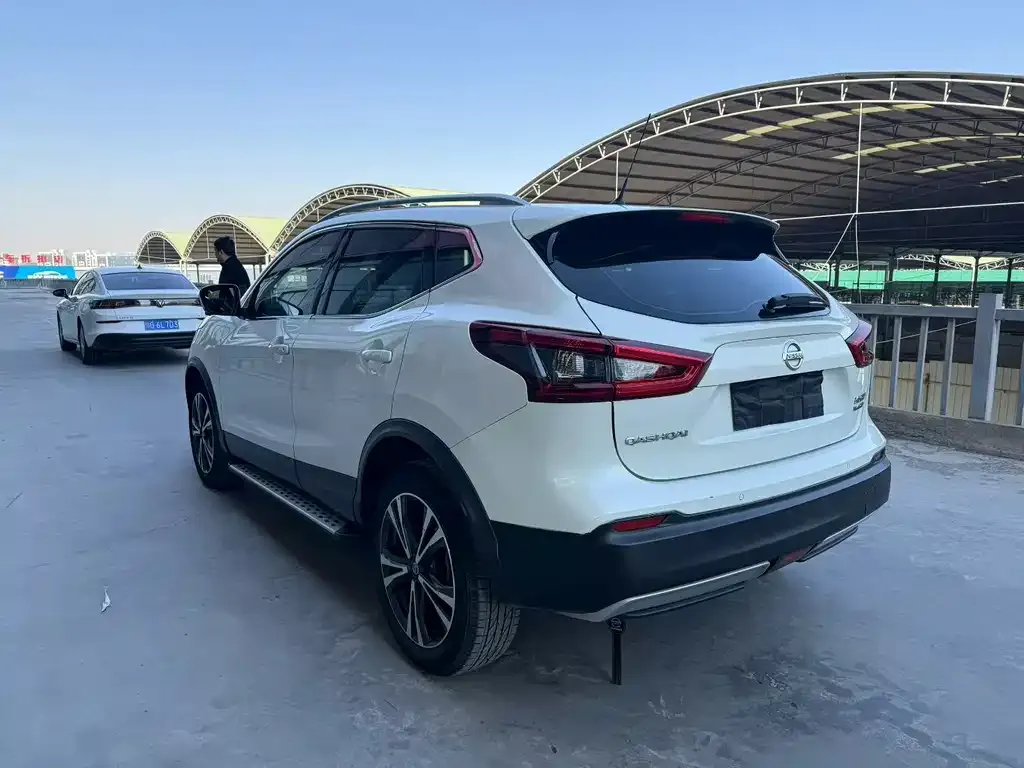 Nissan Qashqai — фото 2