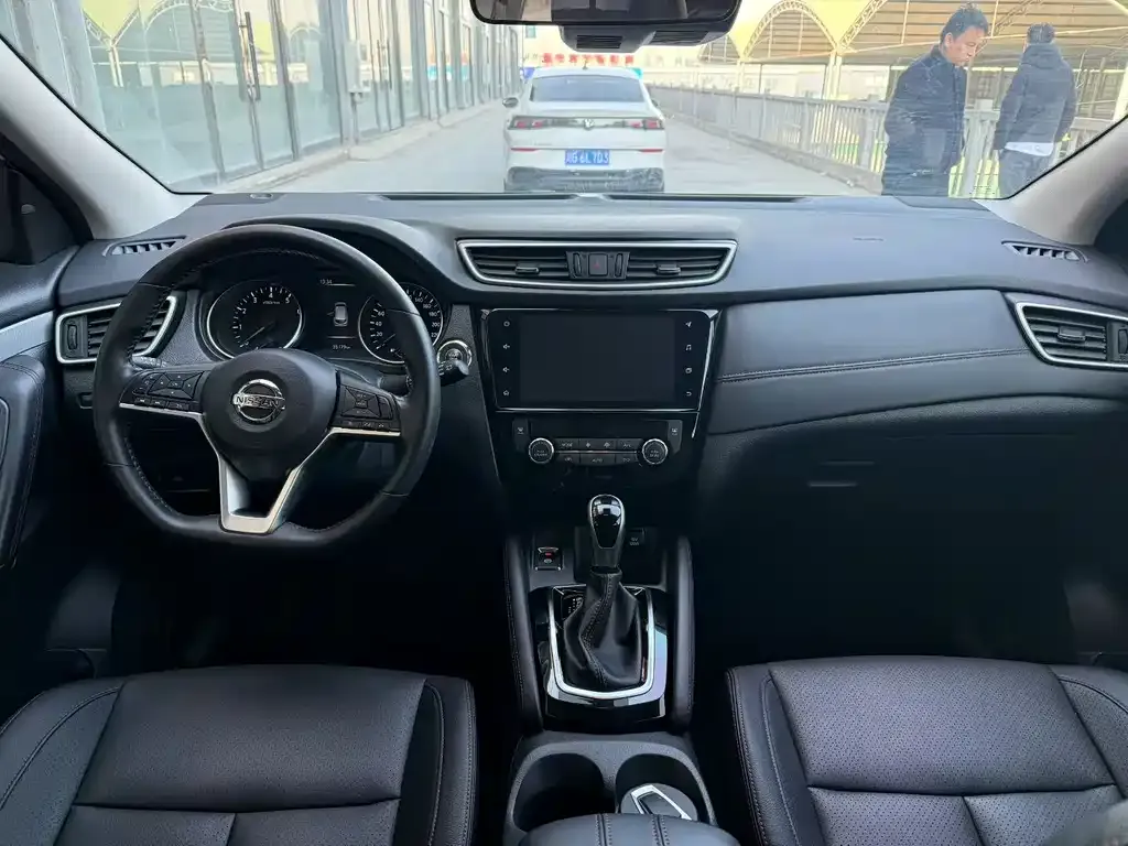 Nissan Qashqai — фото 8