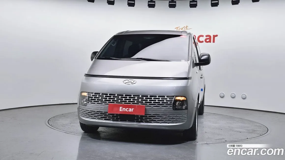 Hyundai Staria — фото 2