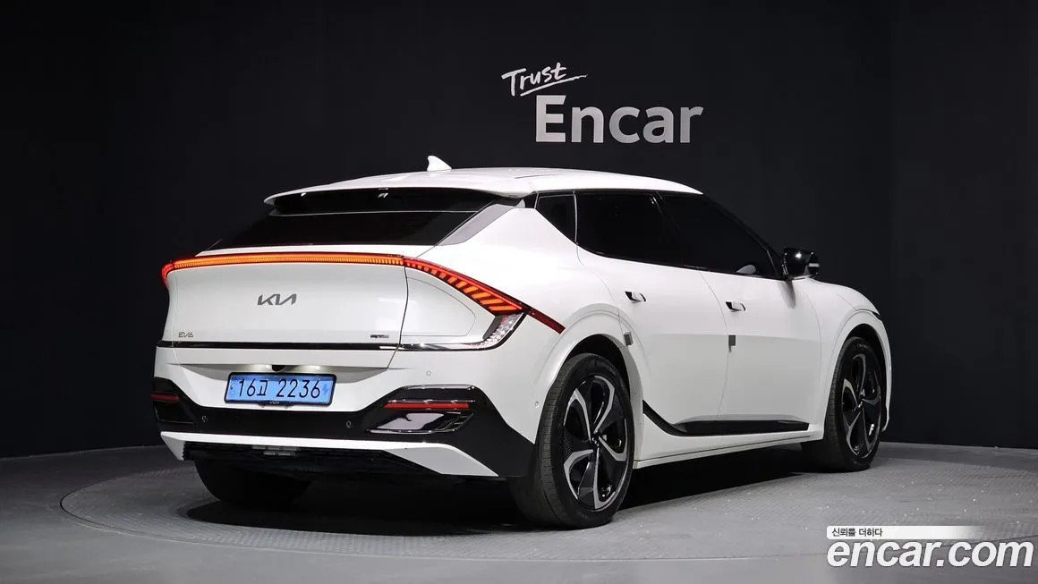 Kia EV6 — фото 2