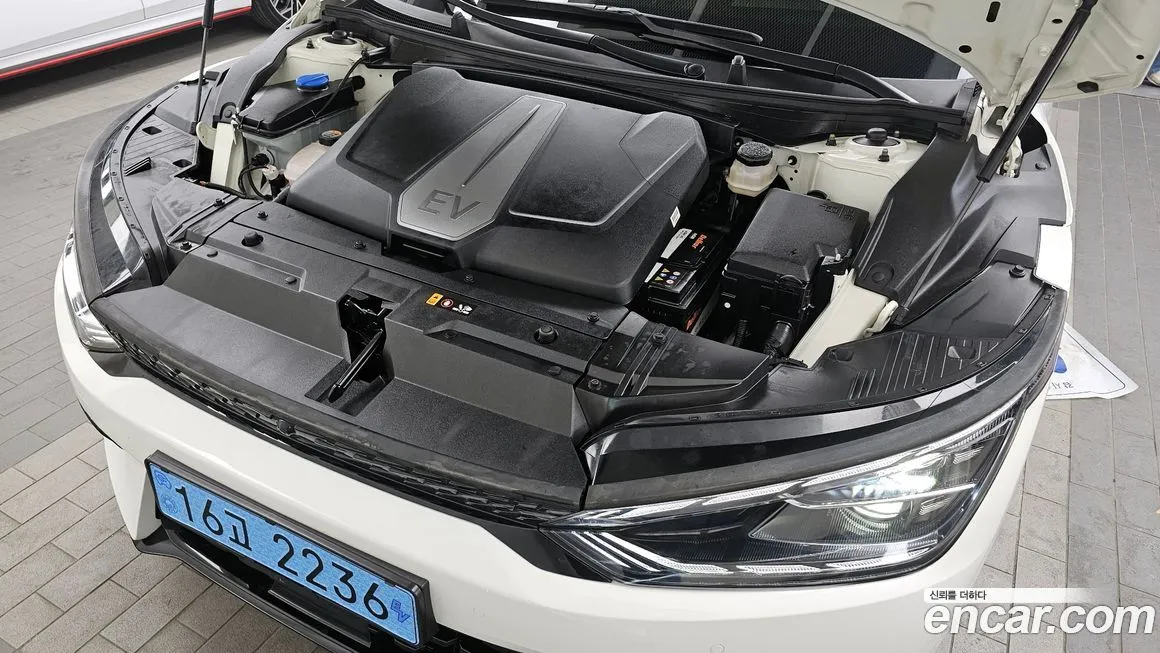 Kia EV6 — фото 6