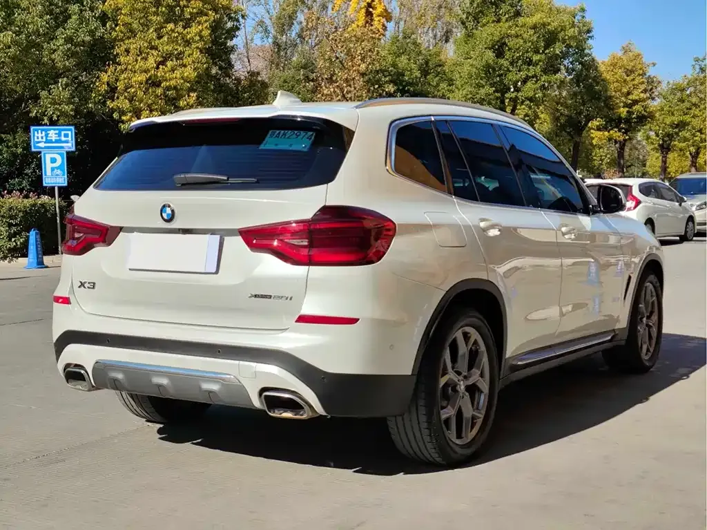 BMW X3 — фото 10