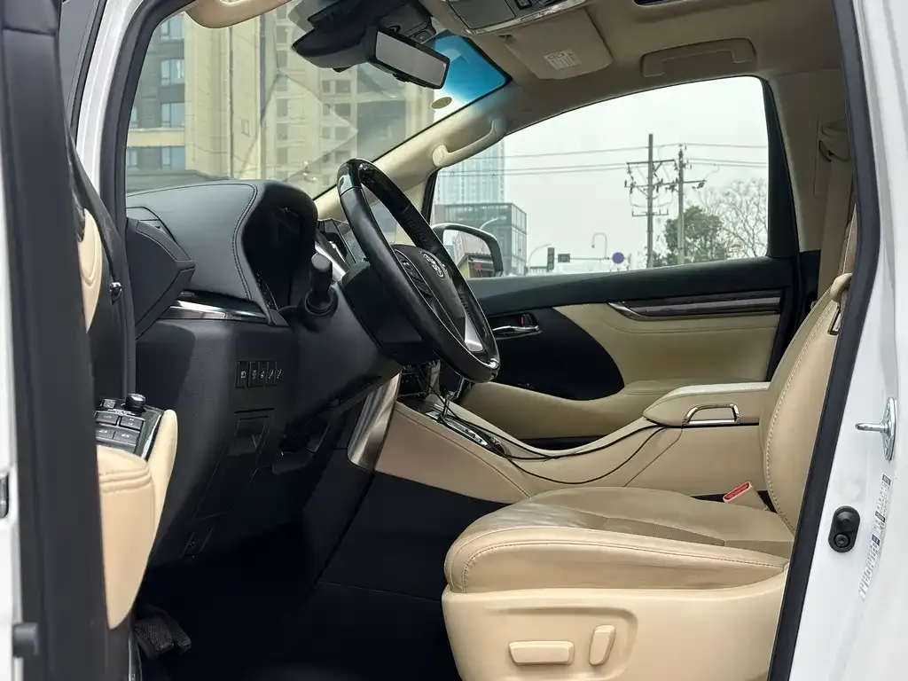 Toyota Vellfire — фото 6
