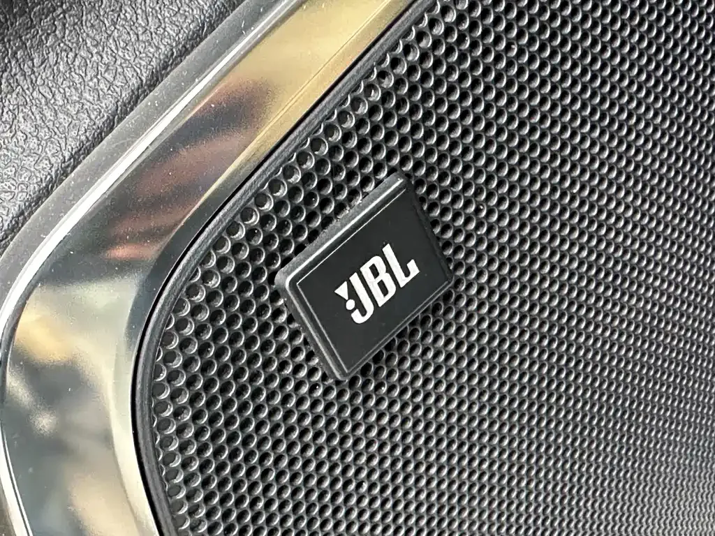 Toyota Vellfire — фото 10