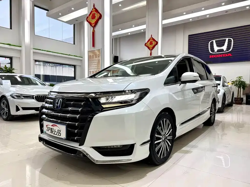Honda Elysion — фото 1