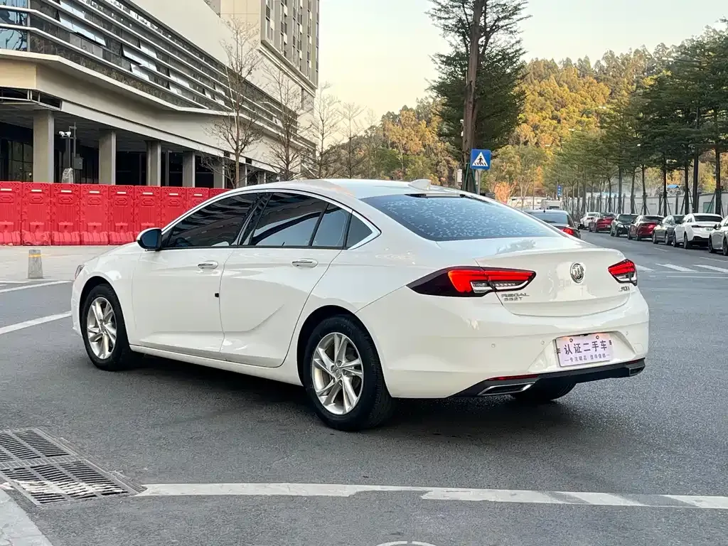 Buick Regal — фото 10