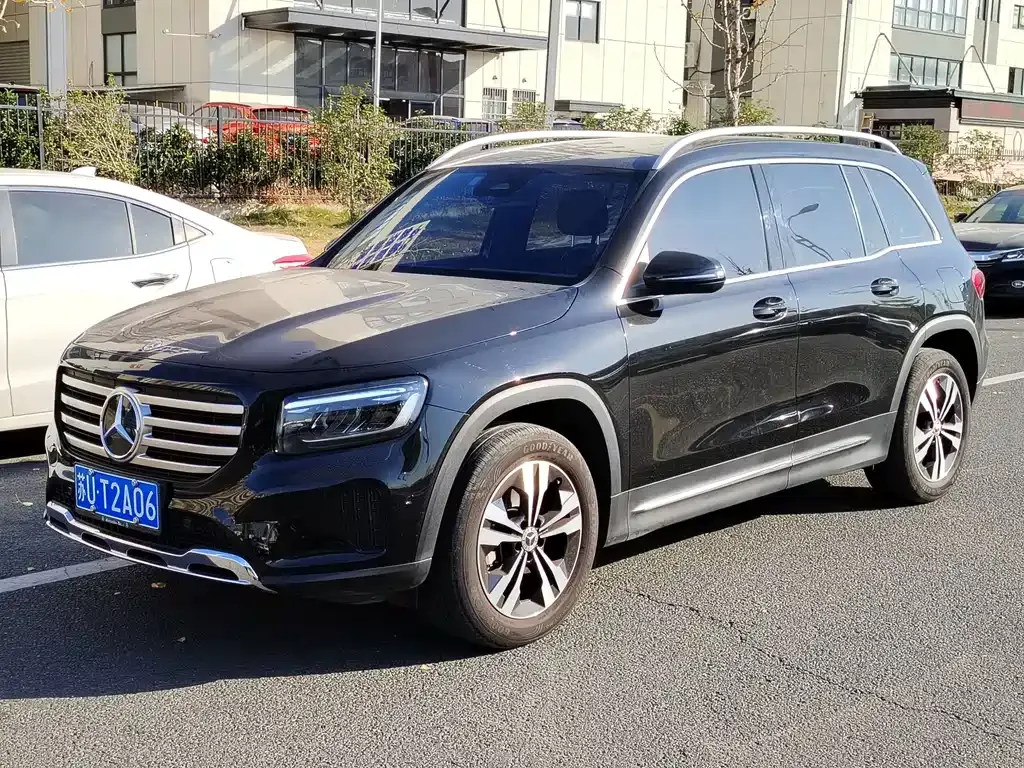 Mercedes-Benz GLB — фото 1
