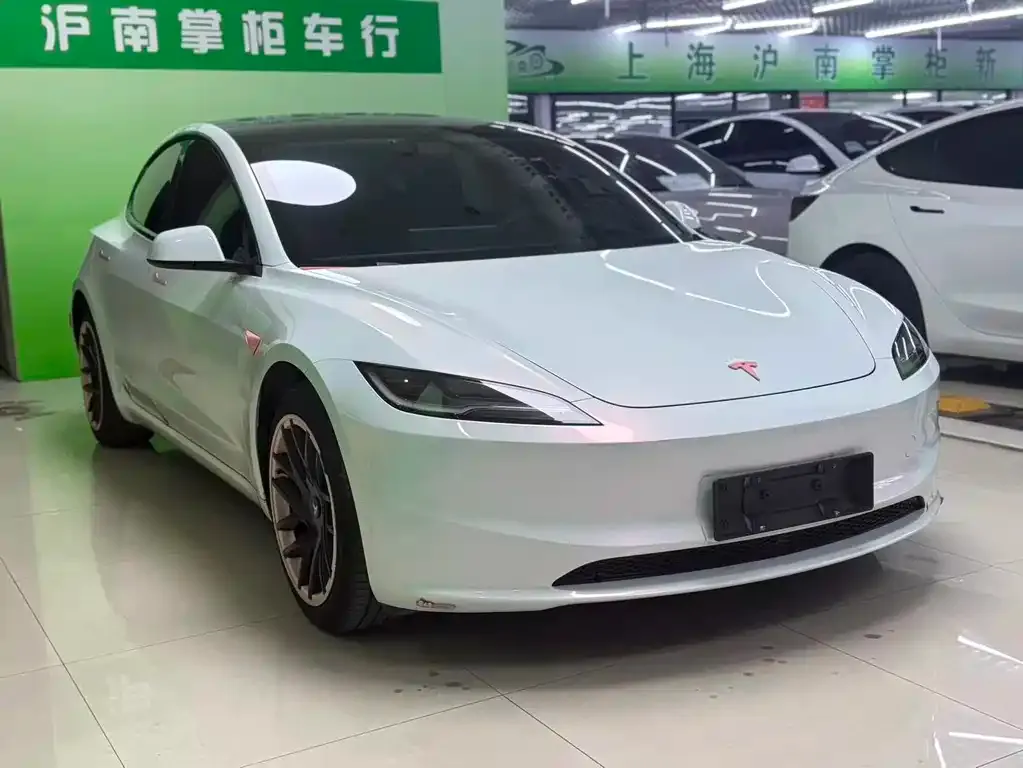 Tesla Model 3 — фото 4